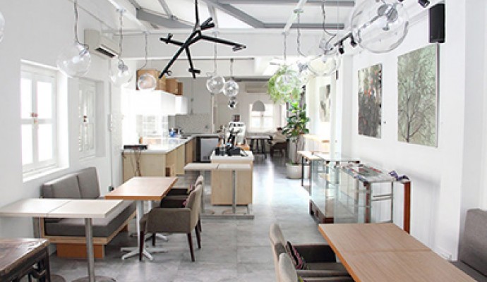 Как оформить интерьер кафе в стиле минимализма>